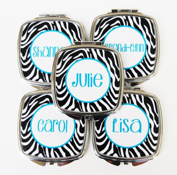 Hochzeit - Bridesmaids Gifts - Personalized Bridesmaids Gifts - Bridesmaids - Compact Mirrors - Bachelorette  - Bachelorette Gifts - Favors - Set of 5