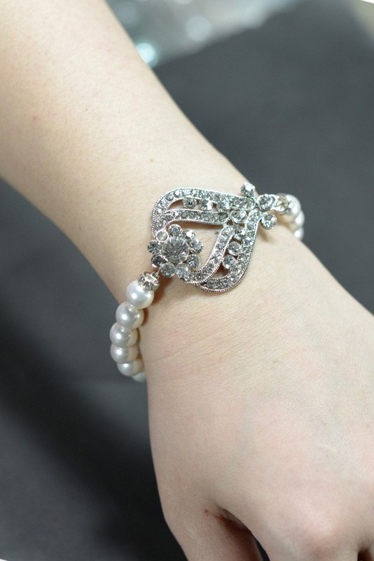 Mariage - Wedding Jewelry Bridesmaid Gift Bridesmaid Jewelry Bridal Jewelry White Pearl bracelet , rhinestone bridal crystal bracelet