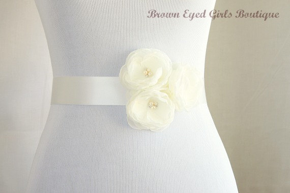 زفاف - Ivory Bridal Sash, Ivory Wedding Sash, Ivory Wedding Belt - Ivory Chiffon Flowers