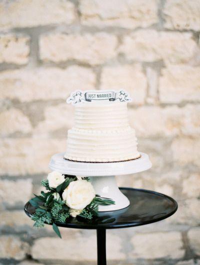 Mariage - Neutral Colored Texas Hill Country Wedding