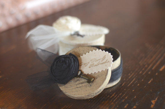 Hochzeit - Bride and Groom My Beloved Rng Bearer Box by Burlap and Linen Co