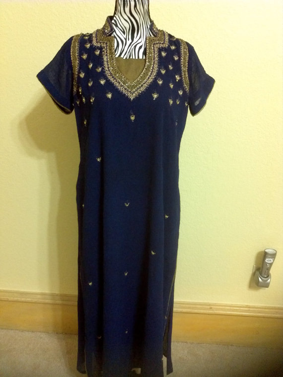 Hochzeit - Vintage Navy Blue Orzanza Embroidered in old Gold  Ethnic Dress/ Folk Dress/ Peasant Dress/ Hippie Dress/ Wedding Tunic/ aprox M -L B38"