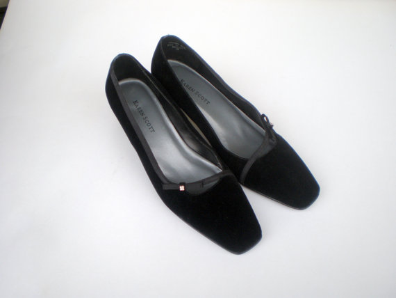 زفاف - Vintage Velvet Pumps Shoes Heels / Black Square Toe Formal Wedding Party Mad Men Jackie O style Rhinestone Bow Detail / US 7 Euro 37 38 UK 5
