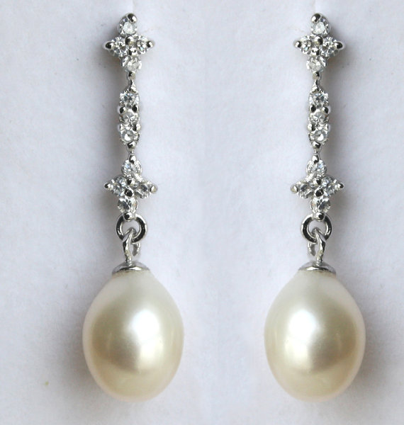 Hochzeit - Freshwater pearl Bridal Earrings Crystal Wedding  - Kaley