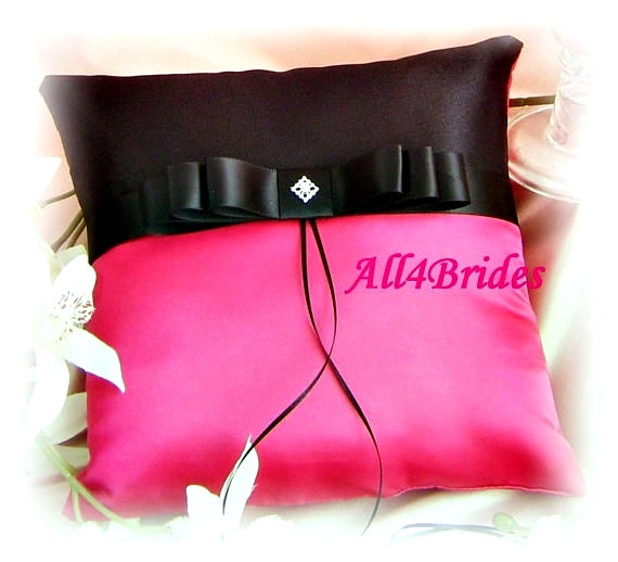 Hochzeit - Weddings ring pillow hot pink and black, ring bearer wedding ring cushion