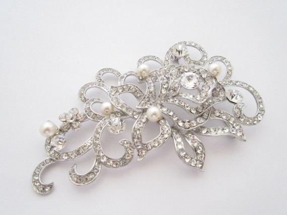 Hochzeit - Wedding jewelry brooch,bridal brooch,wedding brooch,wedding accessories,pearl brooch pin,wedding bouquet,bridal hair comb,swarovski brooch