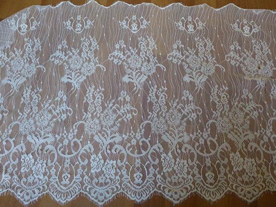 scalloped edge lace trim