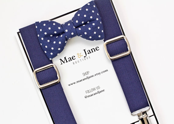 زفاف - Boys Bow Tie and Suspenders SET! Navy blue and white polka dot boys bow tie with Navy Blue suspender, wedding bow tie suspenders set