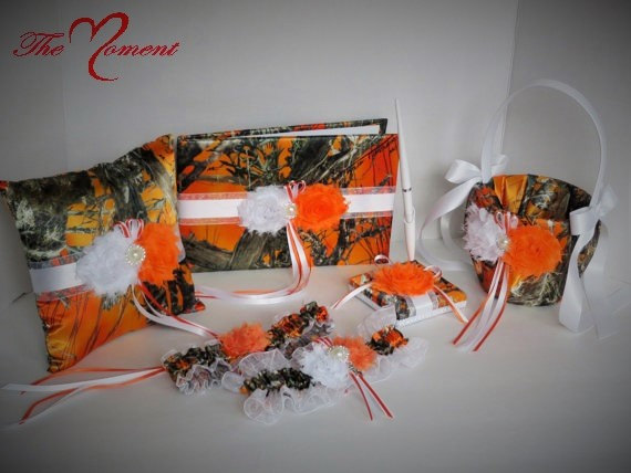 زفاف - Camo Wedding Set, Wedding Flower Girl Basket,Wedding Pillow, Guest Book, Pen and Wedding Garter, True Timber Orange Camouflage  Wedding Set