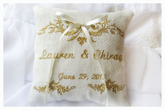 Mariage - Personalized Ring bearer pillow , Linen personalized ring pillow , wedding ring pillow, Custom embroidered ring bearer pillow (R10)
