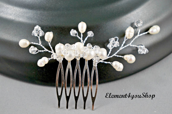 Mariage - Bridal small hair comb, Cream freshwater pearls, Hair vines, Flower girl bridesmaid Maid of honor hair do, Wedding accessory, Silver comb