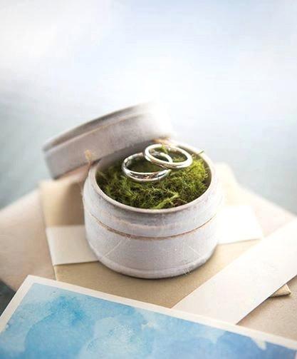Mariage - Rustic Ring Bearer Pillow Box with Mossy Interior - "I Promise" - Rustic Weddings - (RB-3)
