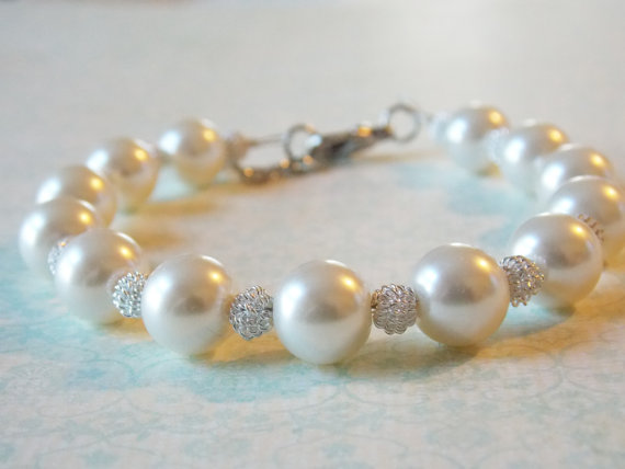 Mariage - Bridesmaids Jewelry Pearl Bracelet Simple Pearl Jewelry Ivory Pearl Bridesmaids Bracelet Silver Wedding Jewelry Bridal Party Gift Bridal