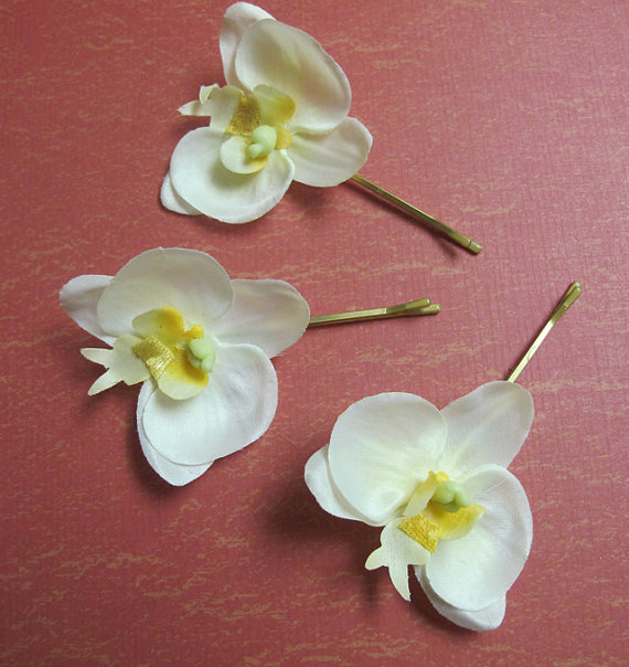 Свадьба - White-Yellow Orchids SET OF 3 bobby pin flowers-hair clips - Weddings