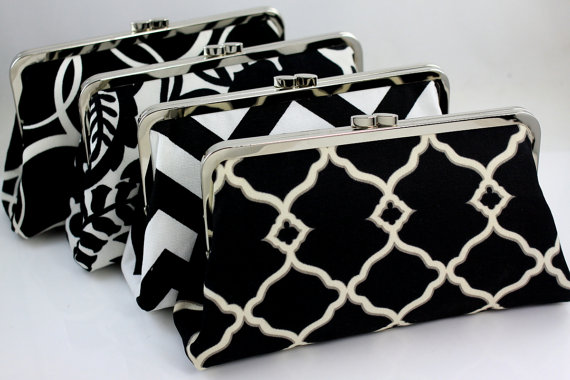 Свадьба - Black & White Bridesmaid Clutches / Wedding Gift / Wedding Purse Clutches / Design your Own Clutches - Set of 9