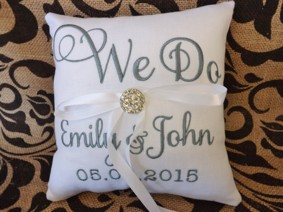 Mariage - Ring Bearer Pillow, Embroidered ring bearer pillow, wedding pillow, bridal pillow, ring pillow, custom ring pillow, personalized pillow
