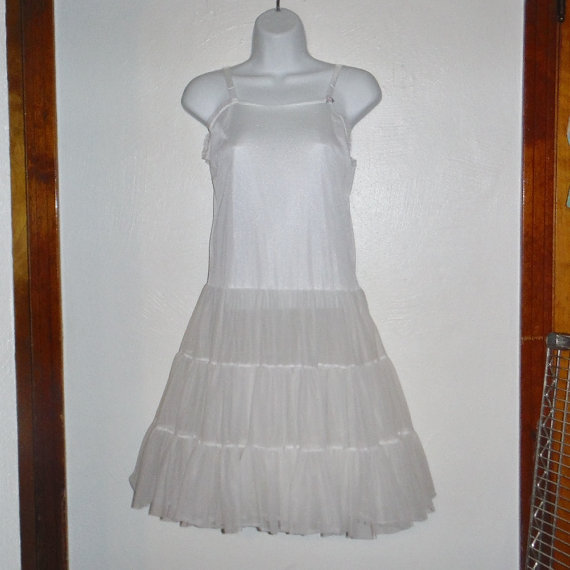 Mariage - Vintage child's white petticoat full slip- Size 14 preteen/ Small adult