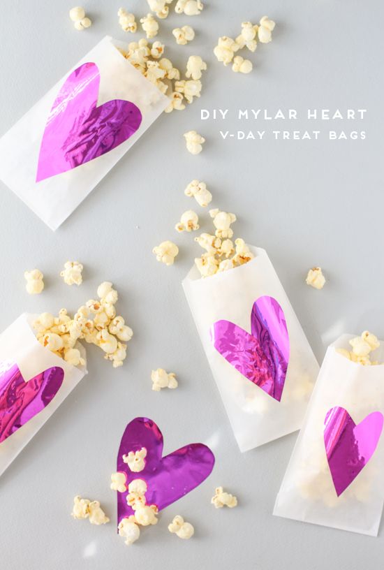 Hochzeit - Make This: DIY Mylar Heart Treat Bags
