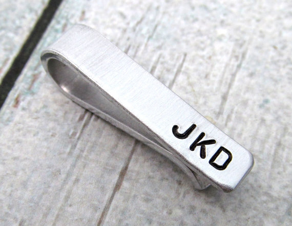 Свадьба - Skinny Tie Clip - Hand Stamped Personalized Tie Clip (Qty. 1) - Men's Wedding Party - Gifts for Groomsmen Groom - Custom Tie Clip (003)
