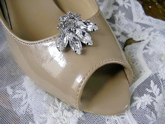 Свадьба - wedding BRIDAL Shoe Clips, vintage style, wedding  Shoe ACCESSORIES ,sparkle Swarovski Rhinestones,