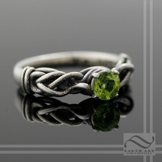 زفاف - Tangled!  Peridot Engagement Ring