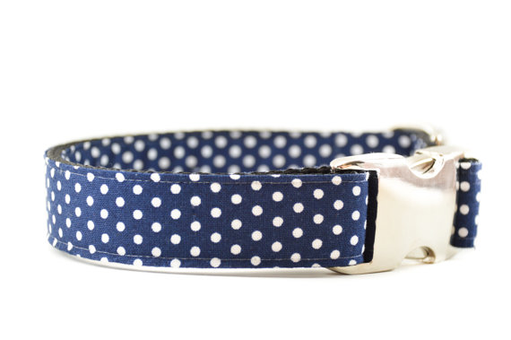 زفاف - Navy Swiss Dot Dog Collar - Metal Buckle Collar with Navy and White Polkadots - Wedding Dog Collar