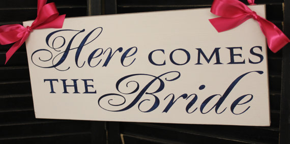 Hochzeit - Here Comes the BRIDE Sign/Photo Prop/Reversible Options/Great Shower Gift/Navy Blue