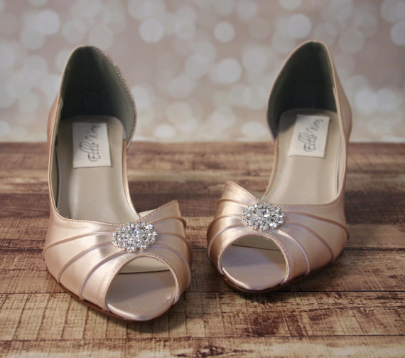 زفاف - Blush Wedding Shoes -- Blush Pink Kitten Heels with Simple Rhinestone Adornment