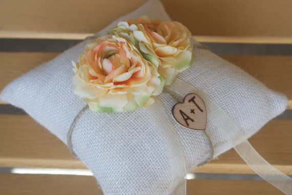 Mariage - Peach Flower Ring bearer pillow You personalize it 10% discount promo code SPRING entire shop