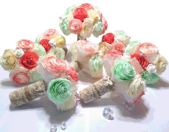 زفاف - Custom Bridal party bouquet package in Mint green, coral and ivory aritificial paper Peonies, Shabby chic burlap and lace wedding bouquets