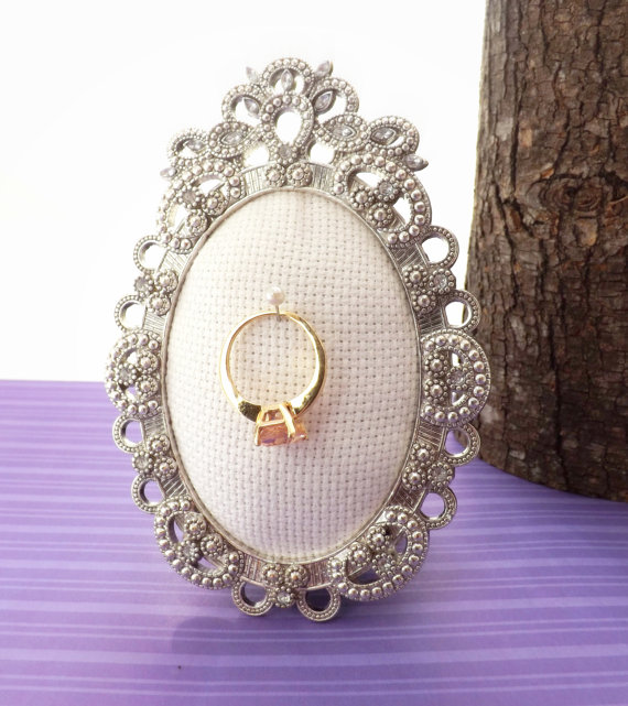 Mariage - Wedding Ring Holder; Oval Rhinestone Frame, Bling Picture Frame; Engagement Ring Holder,  Bridal Shower Gift, Gift for Her, Ring Stand