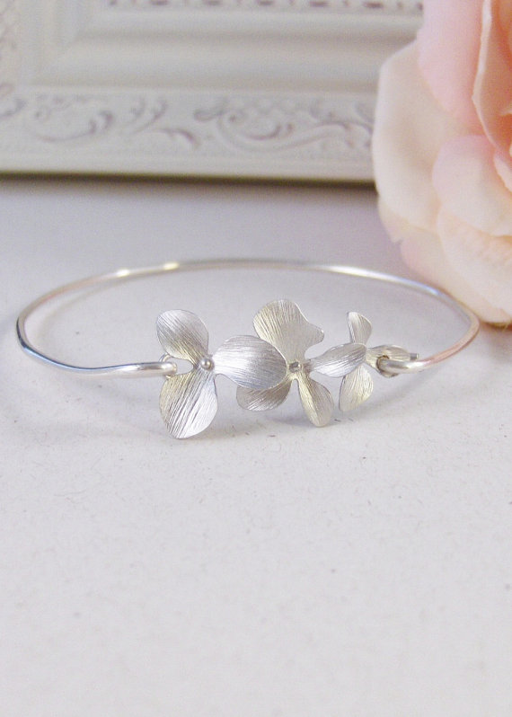 زفاف - Silver Blossoms,Sterling,Cherry Blossom,Silver Bracelet,Blossom,Bangle,Wedding, Bracelet. Handmade jewelry by valleygirldesigns on Etsy.