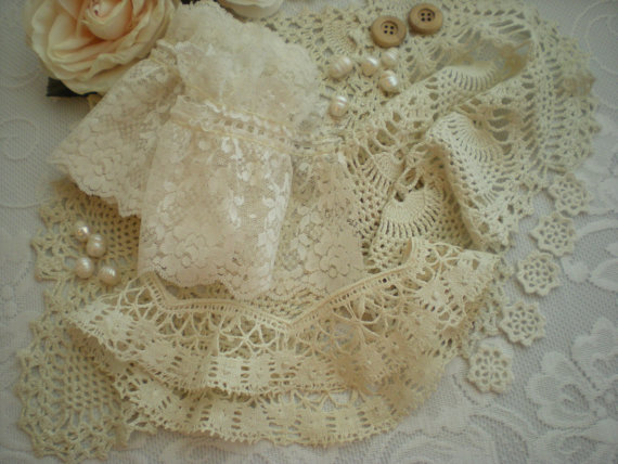 Mariage - Vintage Chic Shades Of Ivory Destash Inspiration Kit From SincerelyRaven On Etsy