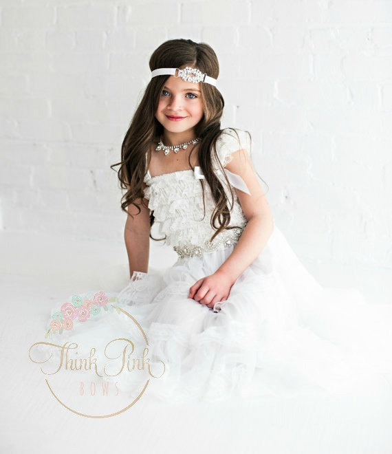 Mariage - White flower girl dress, petti lace dress,baptims dress,Birthday dress,White lace dress,Bithday outfit,White girl dress,Christmas baby dress