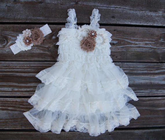 Hochzeit - Flower girl dress, Lace toddler dress. Ivory flowergirl dress, Rustic flower girl dress, Lace flower girl dress. Country wedding