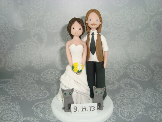 Mariage - Custom Handmade Bride & Groom with Cats Wedding Cake Topper