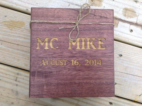 Mariage - Engraved Cigar Box with Flask & Shot Glass Set Rustic Wedding Personalized Bridal Party Groomsmen Gift