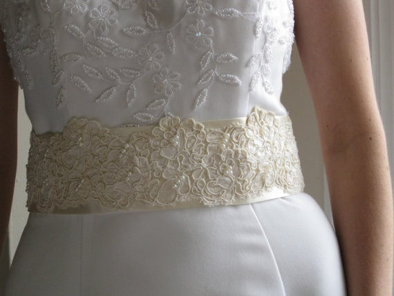 Mariage - Silk Floral Bridal Sash, Bridal Belt,Vintage Ivory SILK Alencon Lace, Lace-Up Closure Belts, Swarovski Pearls Wedding Bridal Belts Sashes