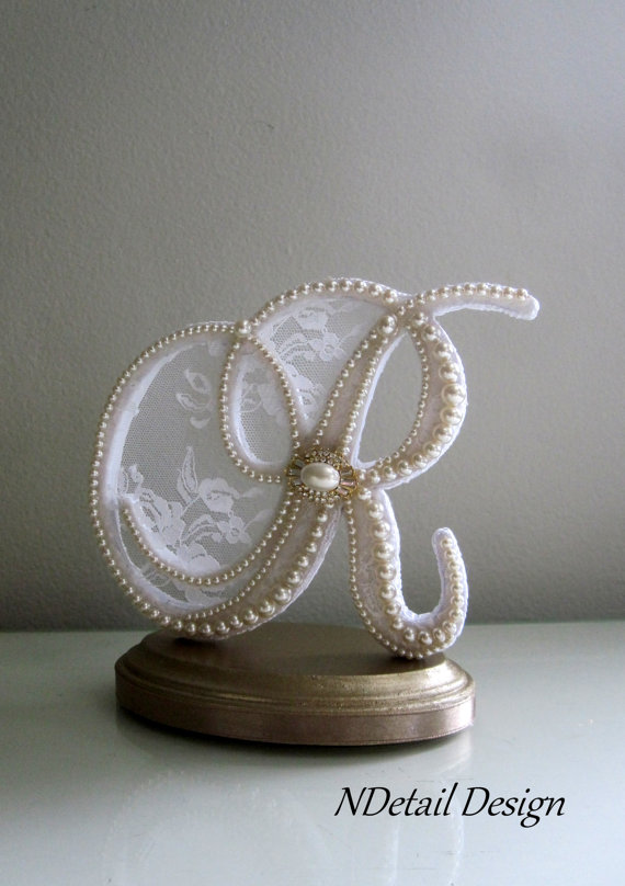 زفاف - Wedding Cake Topper Custom Letter R Vintage Pearls, White Lace and Gold Rhinestone Brooch for Gatsby, Rustic or Summer Wedding Shower Gift