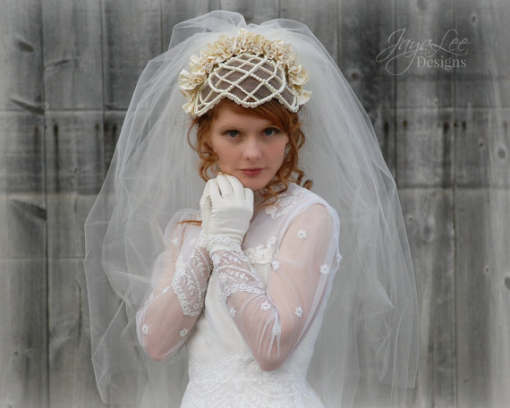 زفاف - Renaissance Wedding Veil /  Juliet Cap Pearl Headpiece