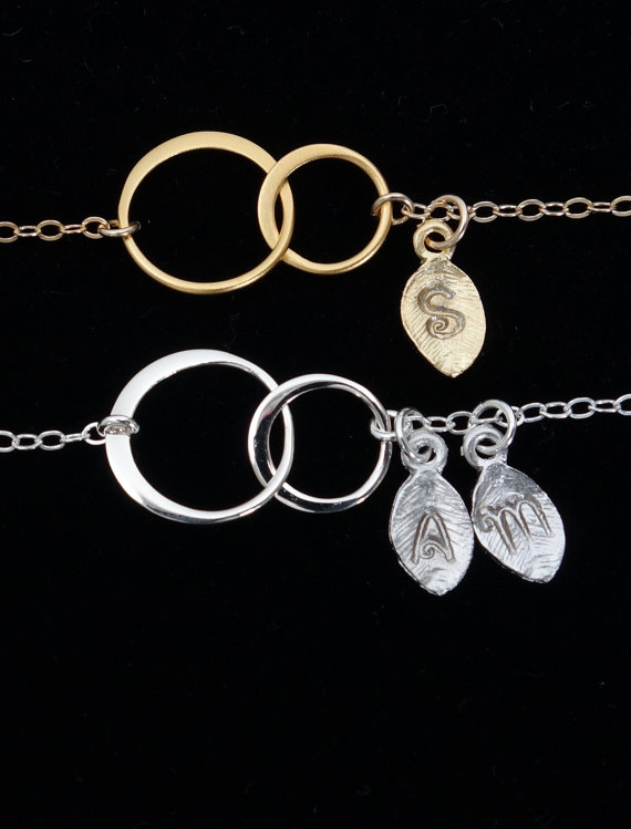 زفاف - Initial Necklace, Personalized, Initial Circle Necklace, Small Silver Circles,  Interlocking Circle, Two Circle, Bridal Jewelry, Wedding