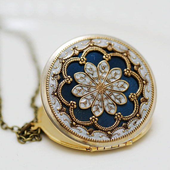 Mariage - Locket,Jewelry,Necklace,Pendant,blue locket,filigree locket, locket,Bridal Necklace ,bridesmaid gift ,Wedding Necklace,Something Blue
