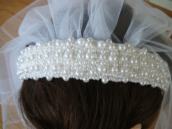 Mariage - First Communion Pearl Headband with Rose Lace edged white tulle Veil attached NEW