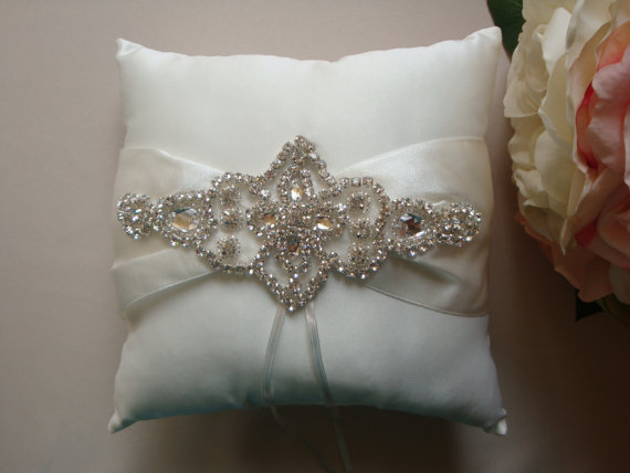 Hochzeit - Ring Bearer Pillow - Rhinestone Ring Bearer Pillow - Wedding Pillow - Satin Ring Bearer Pillow