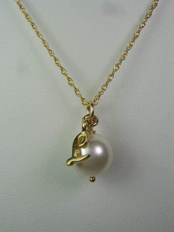 Hochzeit - Bridesmaid Necklace - Personalized Pearl Necklace - Bridesmaid Jewelry Bridesmaid Gift - Gold Wedding Jewelry