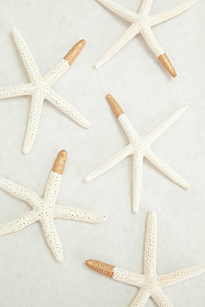 Hochzeit - Learn How To Make Gold-tipped Starfish Favors!
