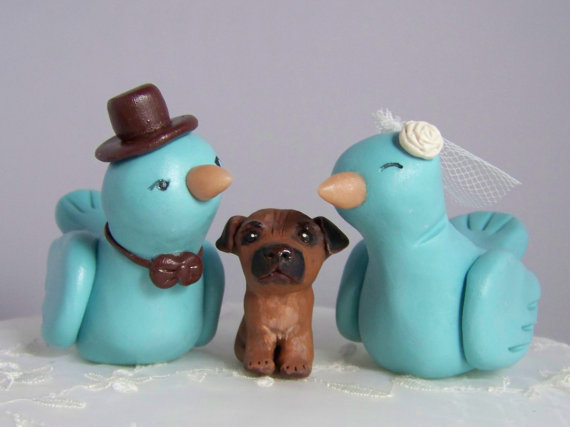 Mariage - Wedding Cake Topper - Lovebirds with Family Pet