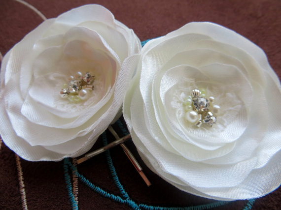 Mariage - Ivory wedding bridal flower hair clips (set of 2), bridal hair accessories, bridal floral headpiece, wedding hair accessory,bridal hairpiece