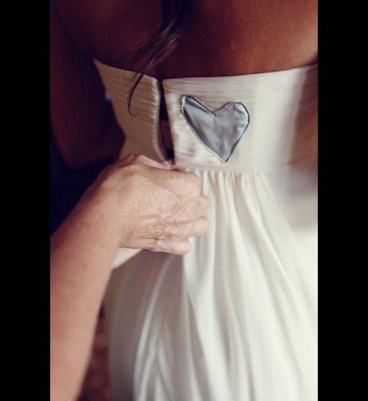 Hochzeit - 12 Heartfelt Ways To Include Lost Loved Ones In Your Wedding Day