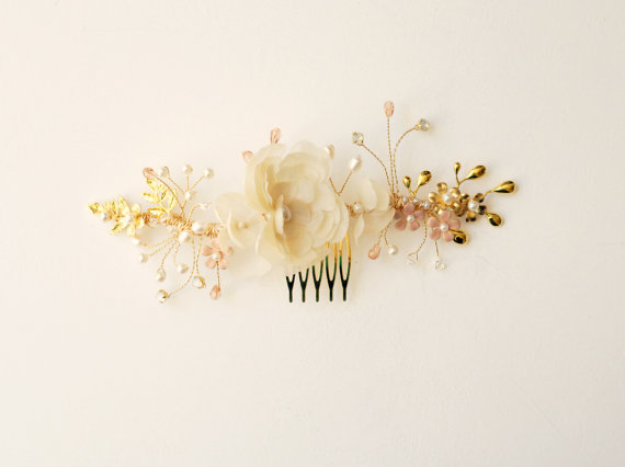 Mariage - Ivory gold bridal hair comb, Gold bridal hair vine, Hair jewelry, Wedding hair vine, Gold Wedding headpiece, Whimsical Floral hair vine